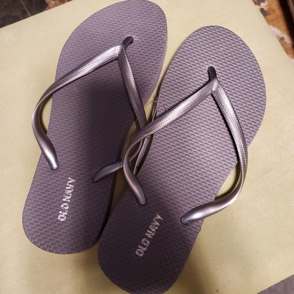2 *NEW* Old Navy flip flops